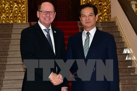 Le PM Nguyen Tan Dung et le président du Parlement suédois Urban Ahlin. (Source: VNA)